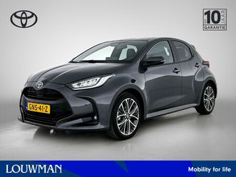 toyota yaris 1.5 hybrid 130 executive | btw voertuig | lederen bekleding | stoelverwarming |