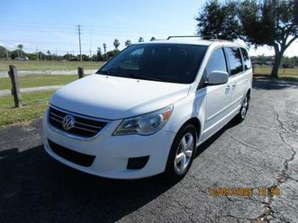***2011 volkswagen routan***