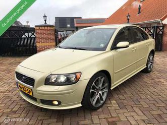 volvo s40 2.5 t5 automaat mooie auto!!