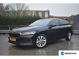 skoda superb combi 1.5 tsi 204pk iv first edition | trekhak | stoelverw. | navigatie | keyless entree | app. connect | adapt. cruise | airco | led