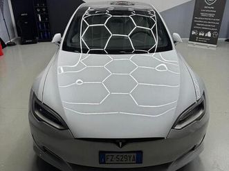 tesla model s bianco perlato