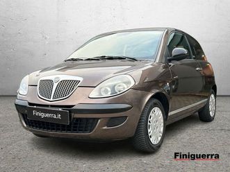 lancia ypsilon 1.2 69 cv platinum del 2011 usata a poggiridenti
