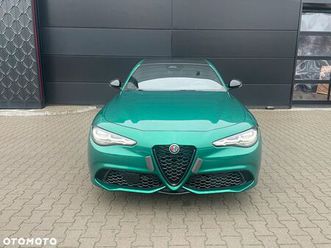 alfa romeo giulia 2.0 turbo intensa q4