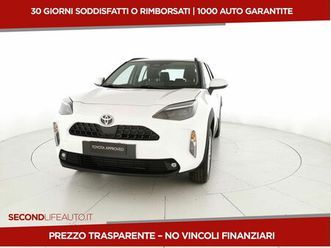 toyota yaris cross active fwd 115cv e-cvt del 2025 usata a san salvo