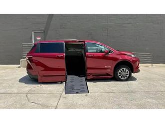 fourgonnette mobilité toyota sienna