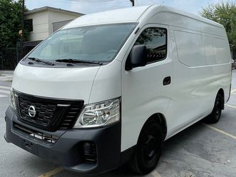 nissan urvan 2.5 panel amplia aa mt