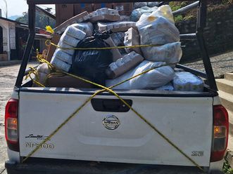 np300 se doble cabina, ac , 4 puertas, factura original, 2 d