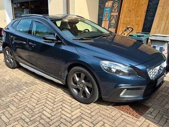 volvo-v40-cross-country
