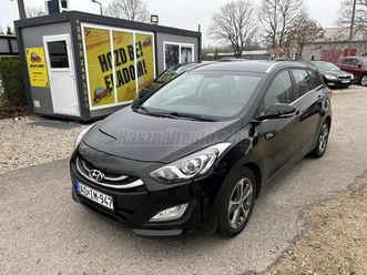 hyundai i30 cw 1.4i comfort friss műszaki. dupla digitklíma. végig szervizkönyv!