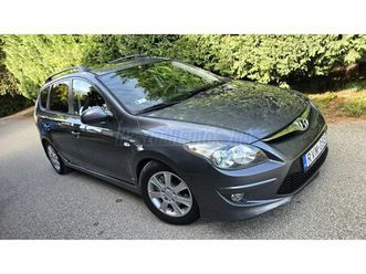 hyundai i30 cw 1.6 crdi lp classic friss szerviz+napfénytető+vonohorog+űlésfűtés!!