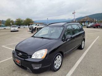2007 kia rondo hatchback