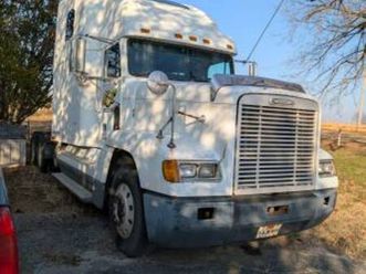 2001 freightliner fld120 condo cab