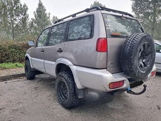 nissan terrano 2.7 tdi125 outubro/96