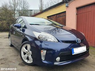 toyota prius (hybrid)