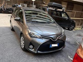 toyota yaris 1.0 active navy touch 2016