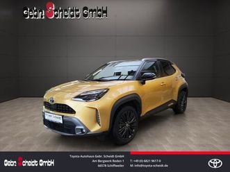 toyota yaris cross hybrid fwd adventure head-up-display