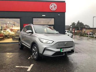 51.1kwh trophy auto 5dr