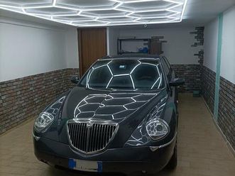 lancia thesis 2.0 turbo 20 v