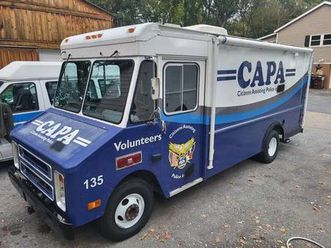 1990 chevy p30 n carolina van - low miles, rust free, new tires