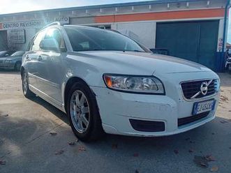 VOLVO V50 D2 v50-1-6-d2-r-design-115cv