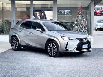 LEXUS UX lexus-ux-luxury-4x4-hybrid-152cv-e6-iva-esposta