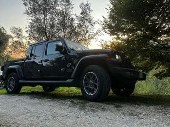 gladiator 3.0 v6 80th anniversary 4wd auto