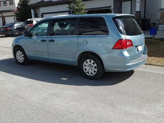 volkswagen routan minivan