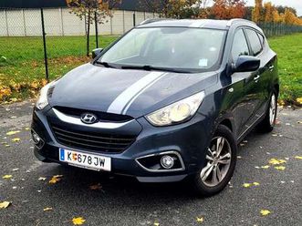 hyundai ix35 hyundai grau metallic diesel 2010 100 kw gepflegt