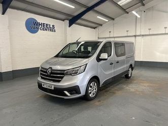 renault trafic passenger 2.0 dci blue ll30 sport crew van double cab 6dr diesel manual l2 h1 euro 6 (start/stop) (150 ps)