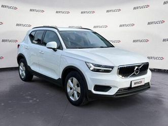 xc 40 (2017-->) t2 geartronic momentum core