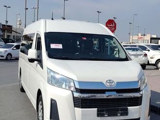 toyota hi roof bus 2020 v6 13 seater
