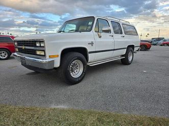 chevrolet silverado suburban