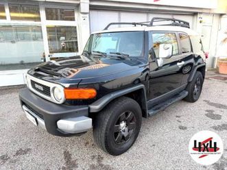 fj cruiser 4.0 benz./gpl v6 auto. 239 cv *offerta promo*