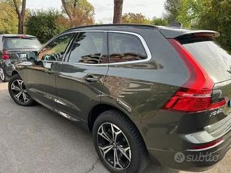 volvo xc60 2022 momentum ibrida elettrica/diesel