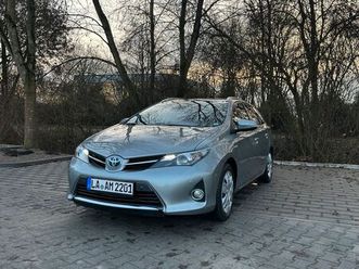 toyota auris touring sports hybrid