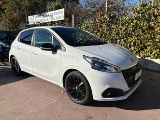 peugeot 208 1° serie puretech 82 5 porte black line