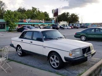 clean 1990 volvo 240 sedan - tons of upgrades and extras!
