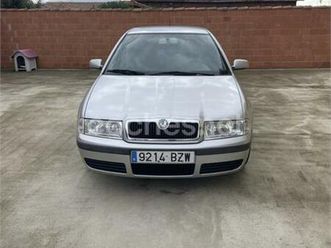 skoda octavia 1.6 ambiente 102 cv