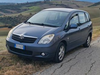 toyota corolla verso d4d del 2003