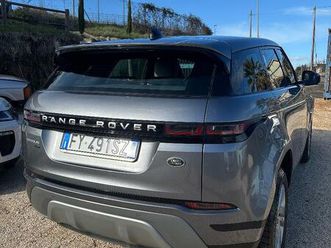 range rover evoque 2.0 mhev 150cv prezzo reale