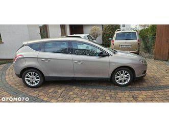 lancia delta 1.4 t-jet argento