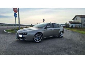sw 1.9 jtdm 16v distinctive 150cv q-tronic