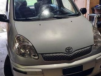 toyota yaris verso canton fribourg - tutti.ch
