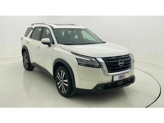 nissan pathfinder sv