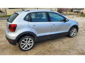 volkswagen cross polo v