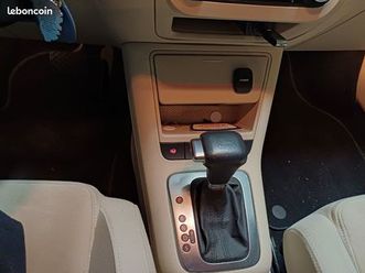 VOLKSWAGEN GOLF vends-voiture-golf6-plus-cara-tres-bon-etat-entierement-riviere-pneu-neuf-beaucoup-options