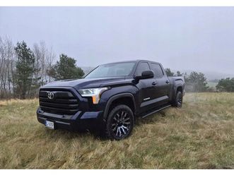 toyota tundra toyota tundra 2024 rok sr5 3.4 benzyna 389km
