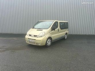renault trafic passenger 2.5 dci 140 cv . 9 places . hayon . reprise possible
