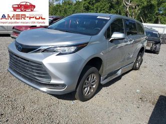 toyota sienna le 2022 2.5l 2.5 hybryda 245km