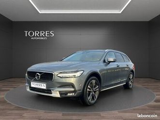 ? v90 cross country d5 pro awd 235 ch/ to/attelage/apple carplay /cuir